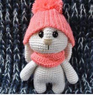 Amigurumi coniglietto col cappellino free pattern schemi gratis amigurumi amigurumi free dowload